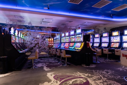 Jocuri casino pe bani reali - jocuri ca la aparate cu speciale